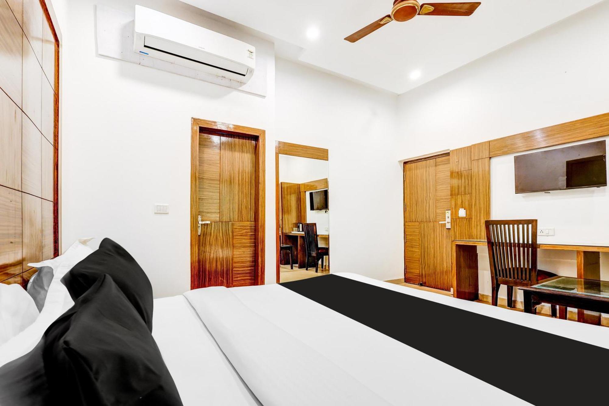 Super Townhouse Arakashan Road Paharganj Formerly Mohan International New Delhi Luaran gambar