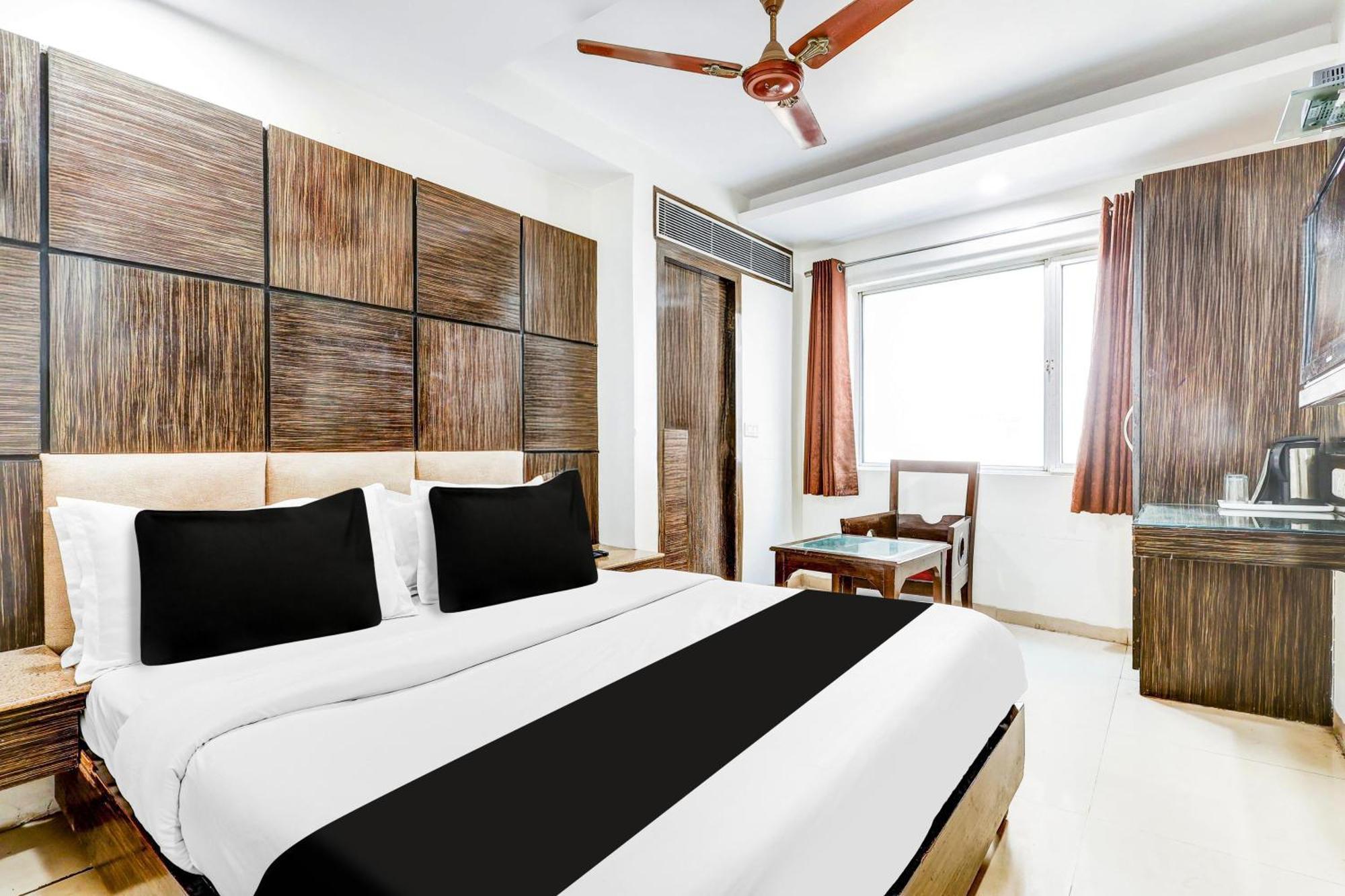 Super Townhouse Arakashan Road Paharganj Formerly Mohan International New Delhi Luaran gambar