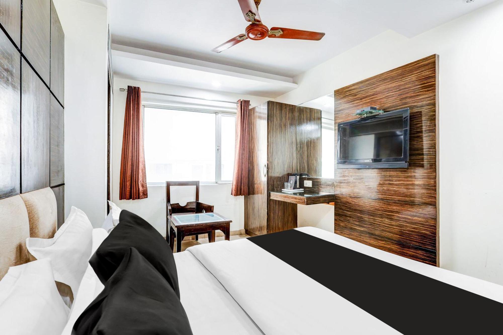 Super Townhouse Arakashan Road Paharganj Formerly Mohan International New Delhi Luaran gambar