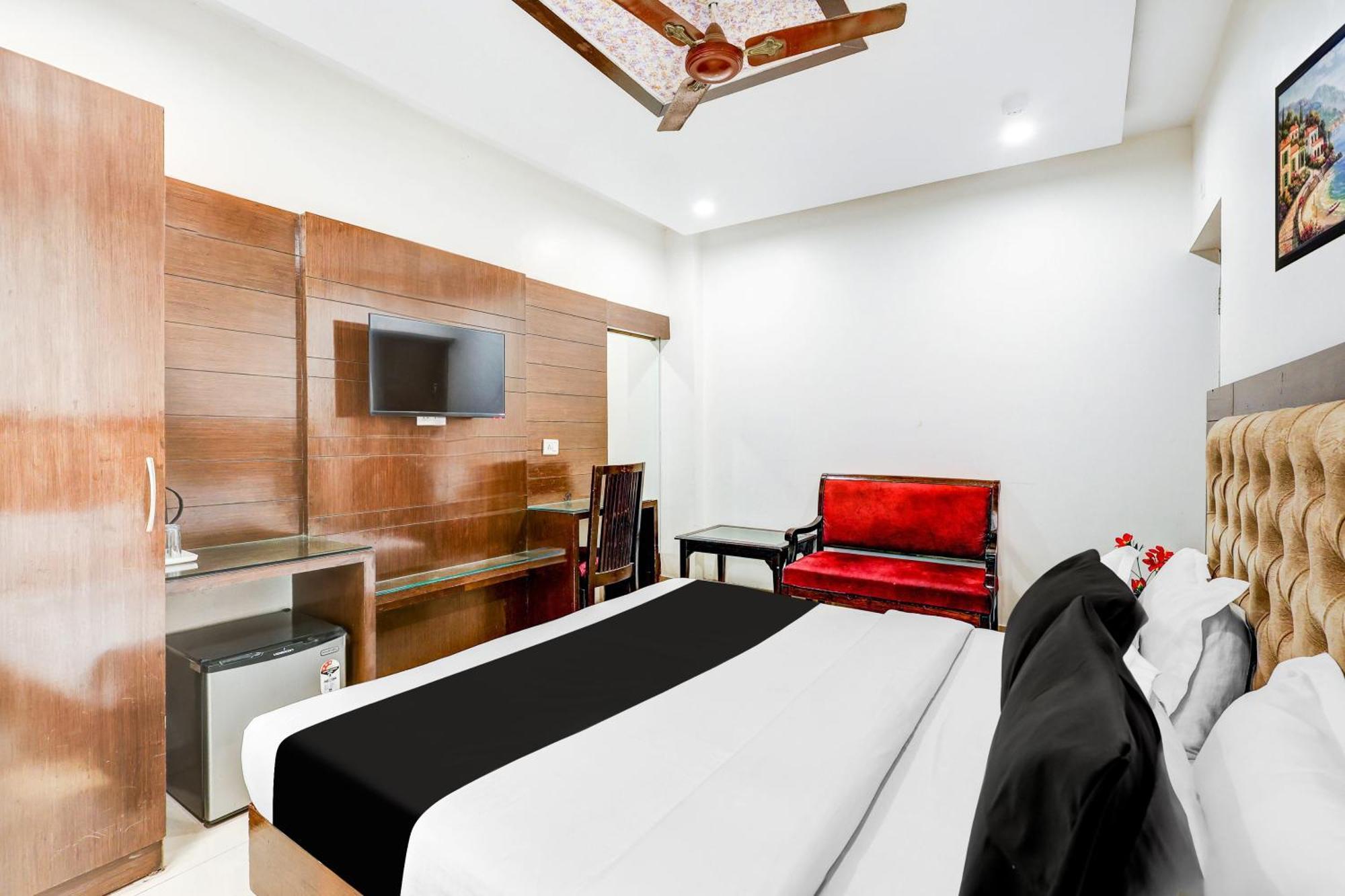 Super Townhouse Arakashan Road Paharganj Formerly Mohan International New Delhi Luaran gambar