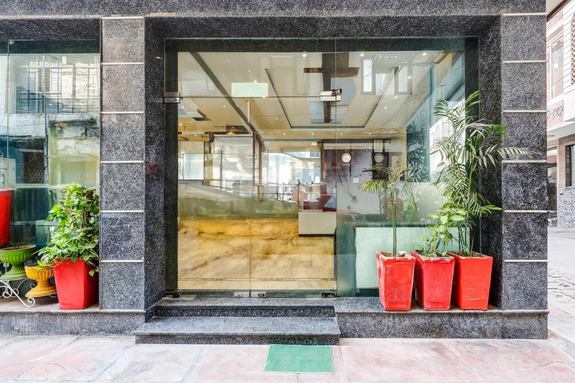 Super Townhouse Arakashan Road Paharganj Formerly Mohan International New Delhi Luaran gambar